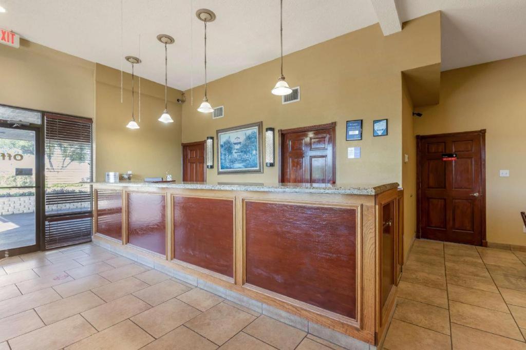 Best Western Taylor Inn Exterior photo